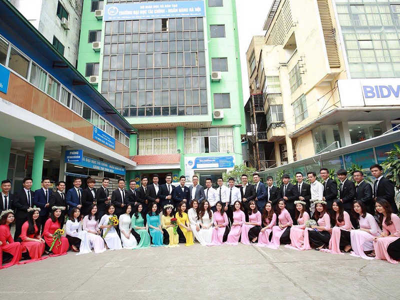 Đại học đào tào ngành luật kinh tế chất lượng - Viện Pháp Luật Kinh Tế